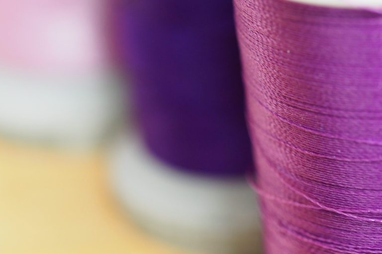 Garnrollen, stehend, Anna Vetter